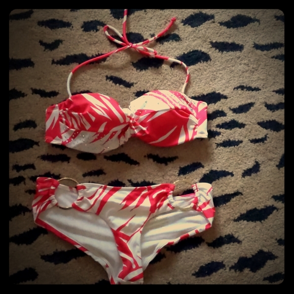 Goddess Melon Pink and White Bay Leaf bikini by VS - Picture 1 of 11